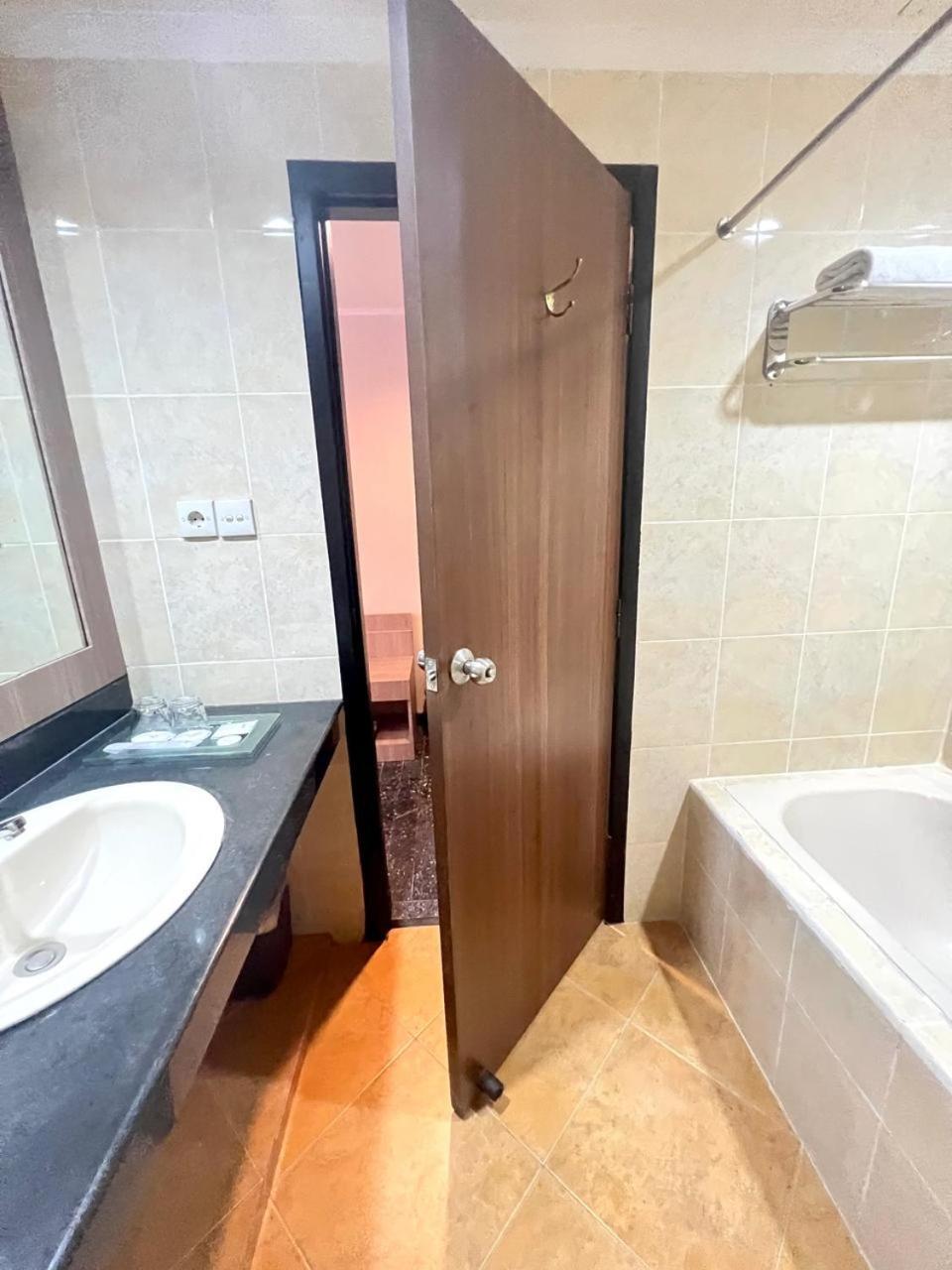 Royal Asia Hotel Παλεμπάνγκ Εξωτερικό φωτογραφία